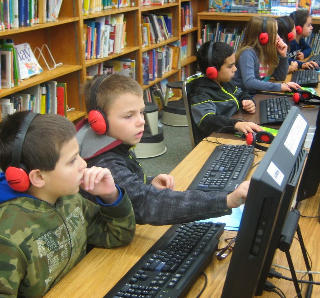 Ashaway School Library Exploring Computer Science With an "Hour of Code"!