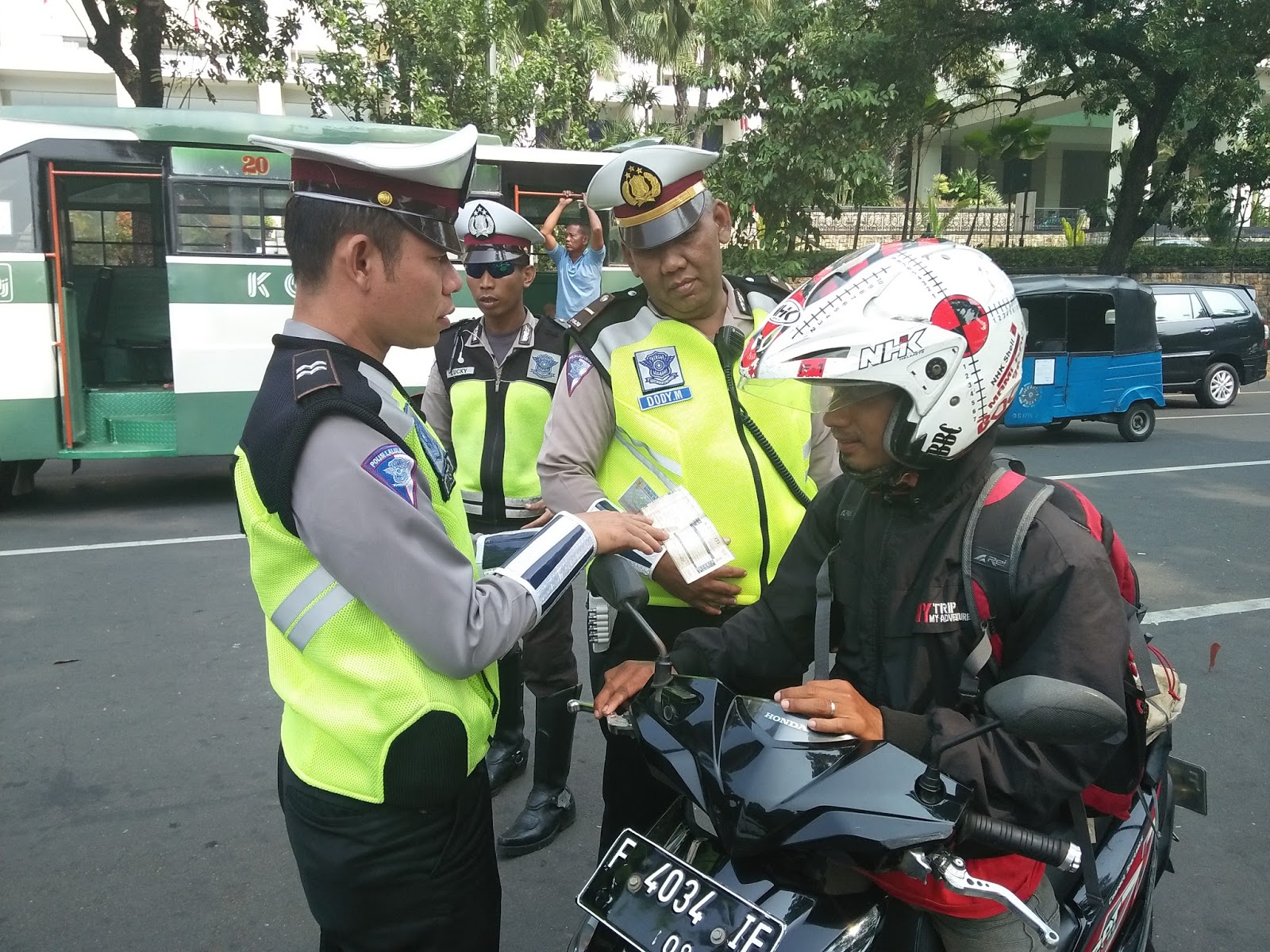 Polisi Gelar Razia Kendaraan Yang Belum Bayar Pajak