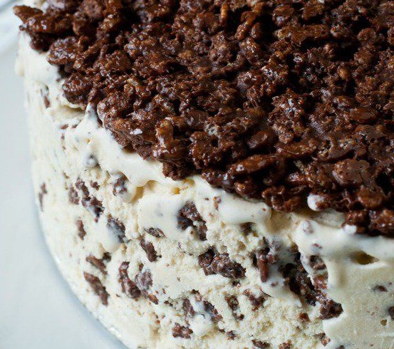 Nutella Crunch Ice Cream Cake #Nutella #IceCream Nutella Crunch Ice Cream Cake #Nutella #IceCream