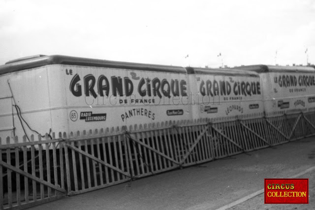 arrières des cages du grand cirque de France