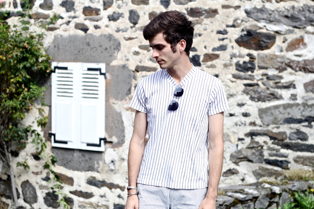 BLOG-MODE-HOMME-VOYAGE-STYLE_auvergne-cantal-saint-flour-vacances-pierre-dior-homme-204S_lunettes-versace-asos-sandales-paris-bordeaux