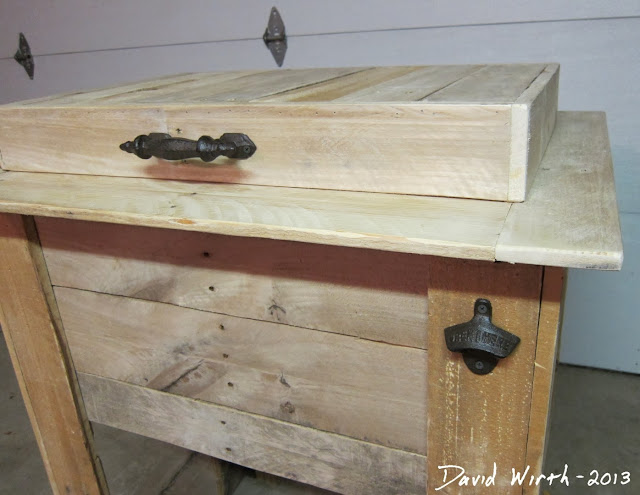 free rustic pallet wood project, cooler stand