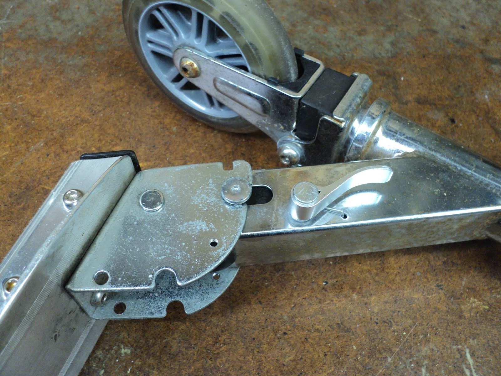 Rouge River Workshop: A Razor Scooter Roadside Find