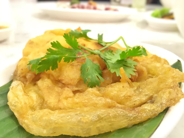 ChaoZhou Porridge - Preserved Radish Omelette (菜脯煎蛋)