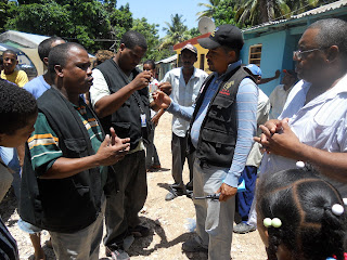 Salud Ambiental de la DPS, detecta brote de diarrea en barrio de Barahona