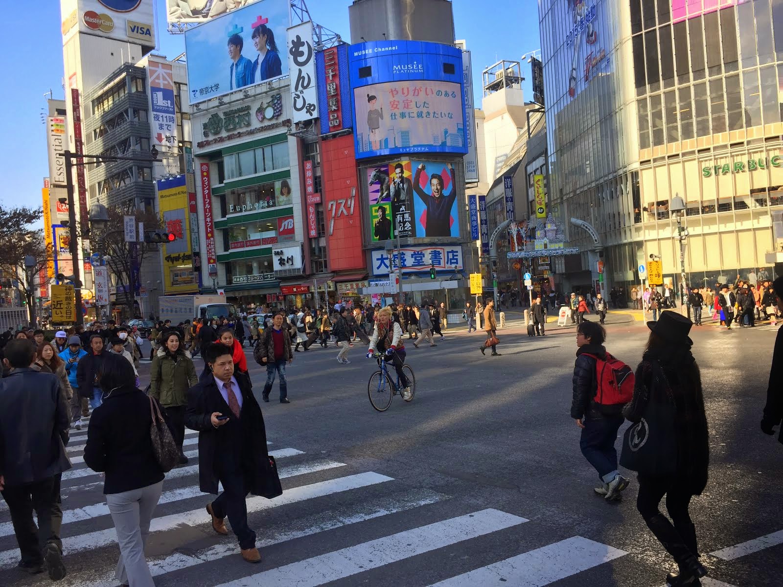 Fukubukuro, Japan 2015 - Crazy for Shopping during the New Year!