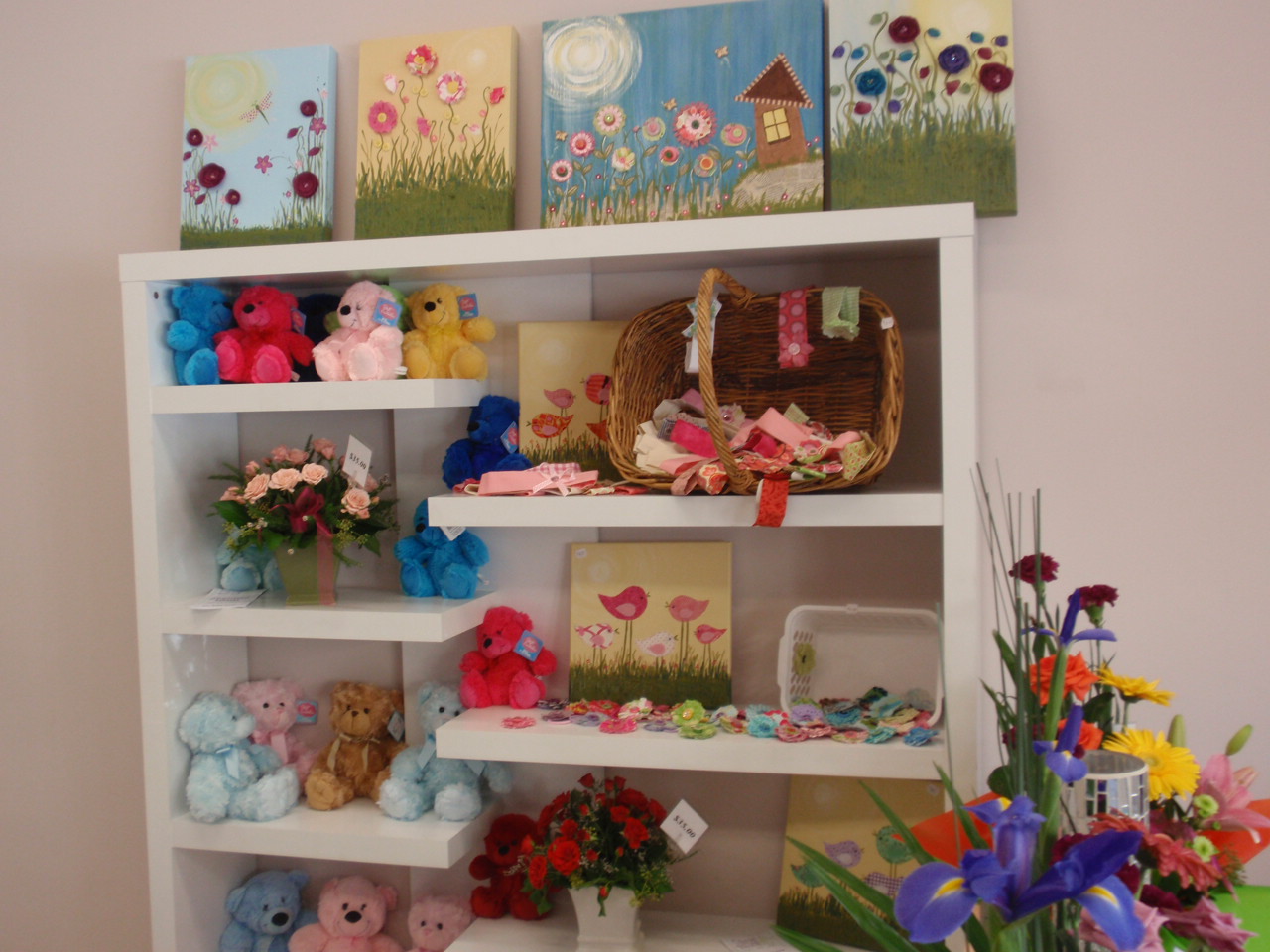 Bloomin' Mad Flowers Bloomin' Mad Flowers Florist Studio.....