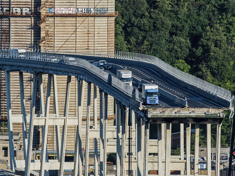 Sobe para 39 o número de mortos em desabamento de ponte na Itália