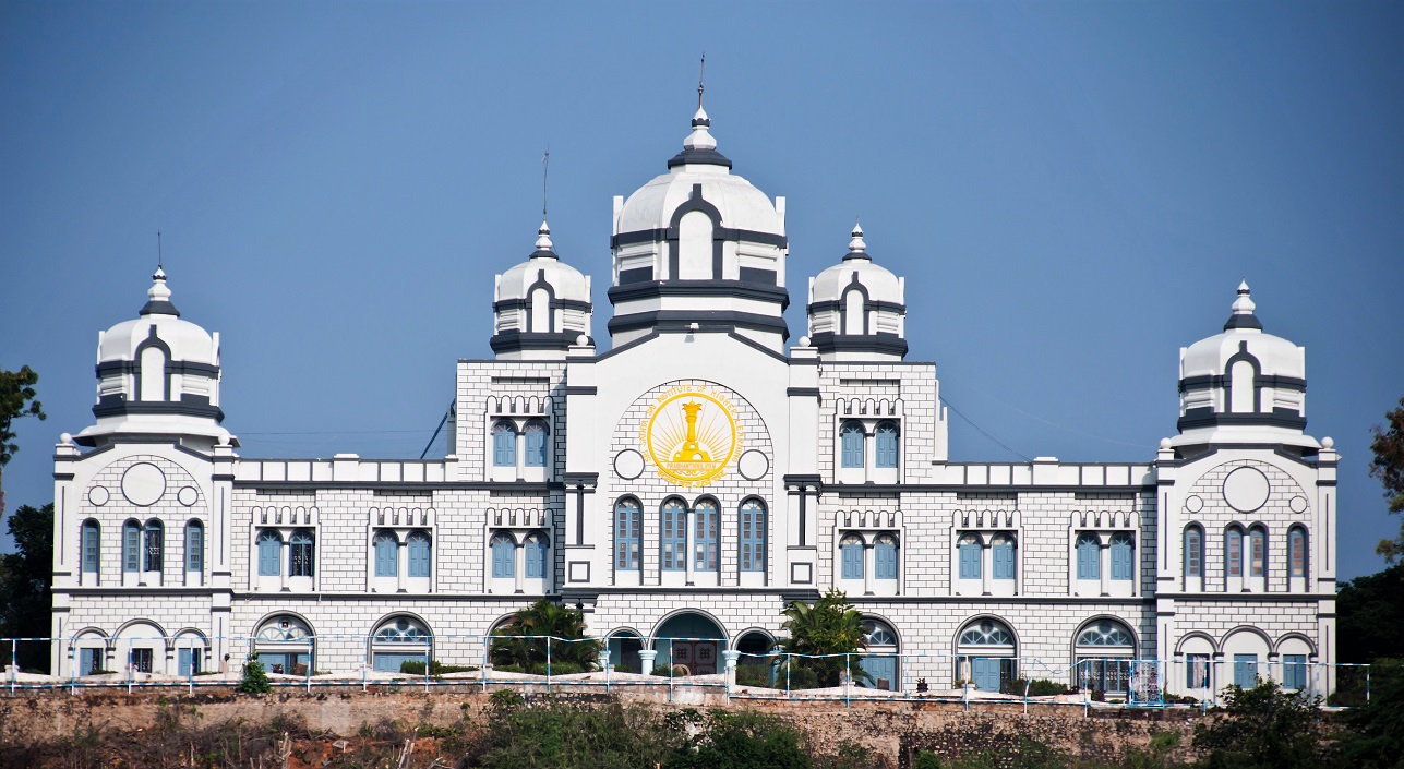 Sathya Sai with Students Reflections of a Sai Student about Sri Sathya