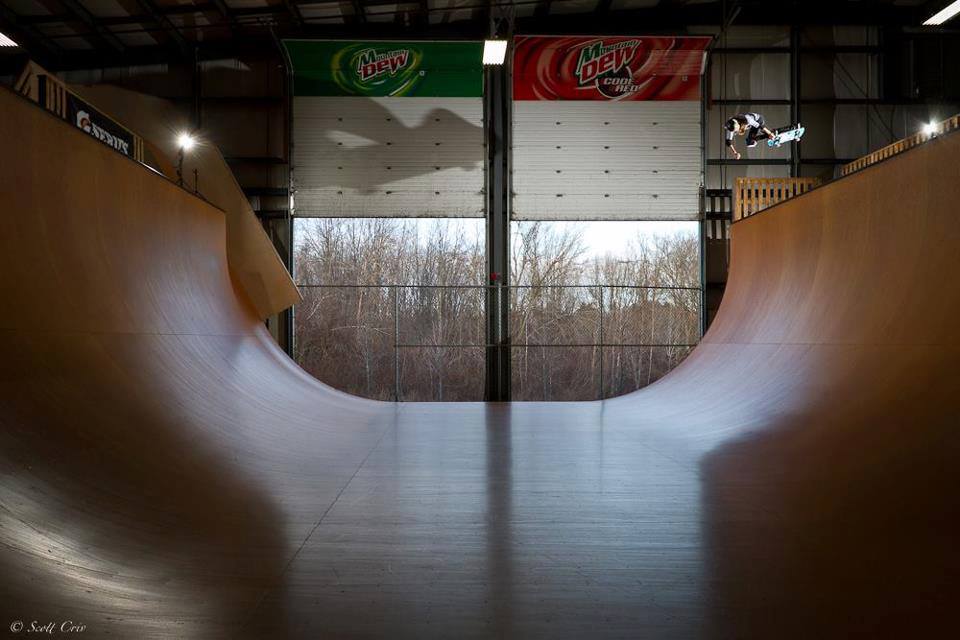 SKATEHOME (Spain) Que maravilla de Half Pipe.