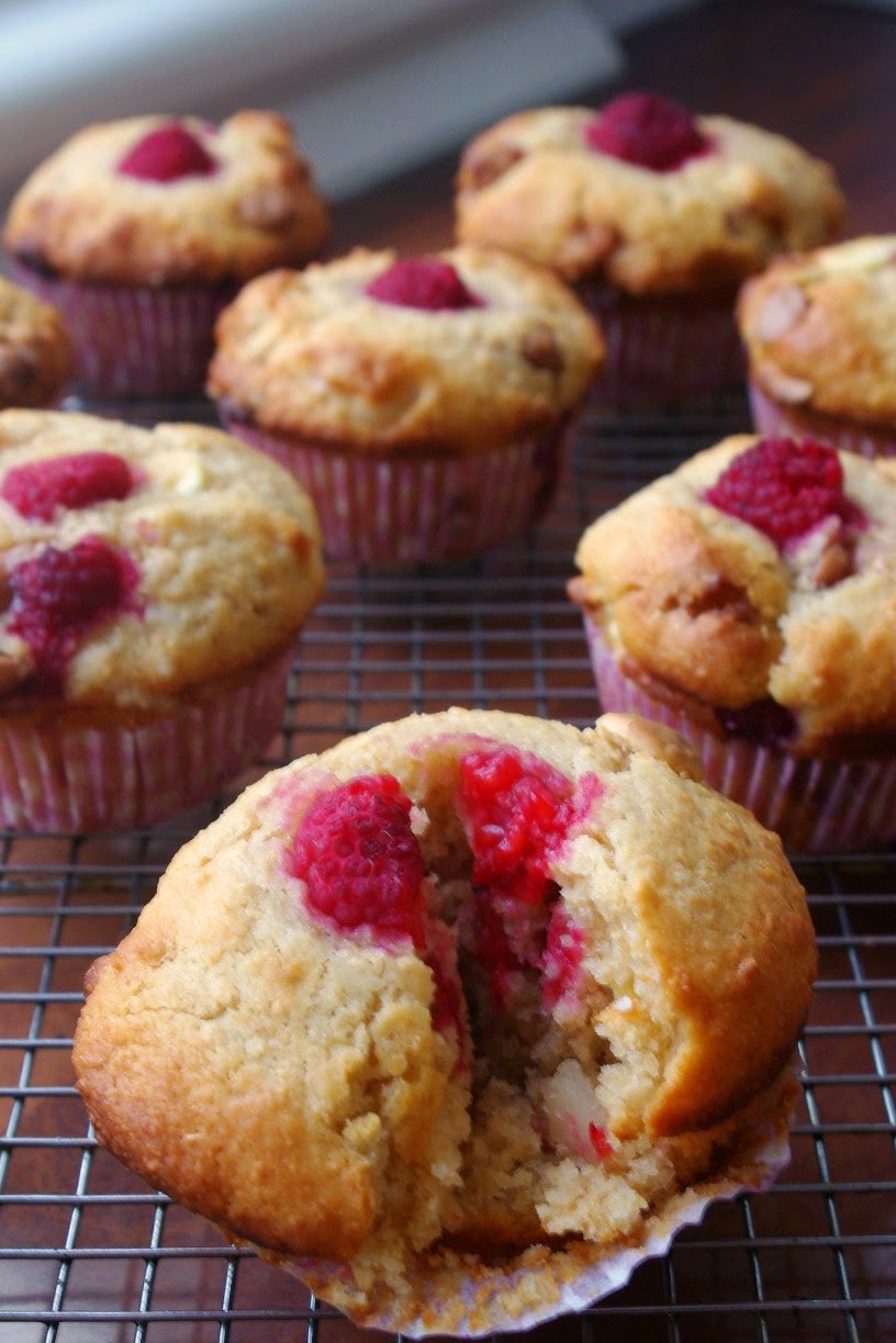 the nOATbook: Recipe: Raspberry, macadamia and white chocolate muffins