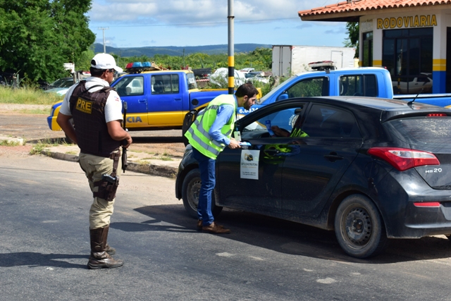 Blitzes alertam para aumento do tráfego de veículos de grande porte em Umburanas