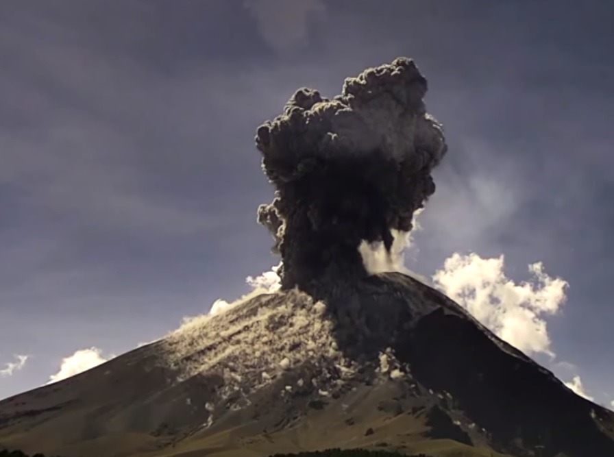 Volcano Alerts - Mexico's Popocatepetl & Guatemala colossus Volcan de Fuego  Naamloos
