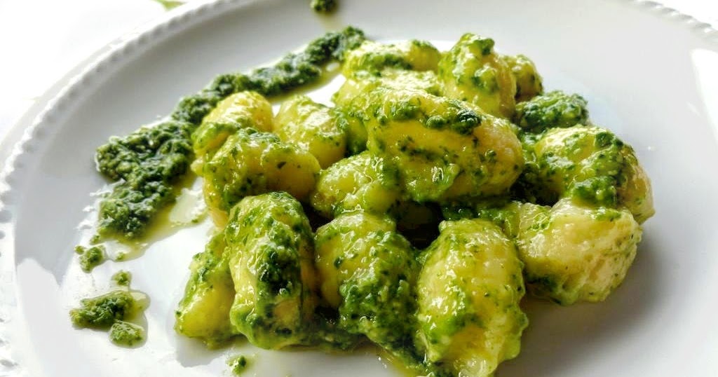 Il Pomodoro Rosso di MAntGra Gnocchi al pesto di rucola
