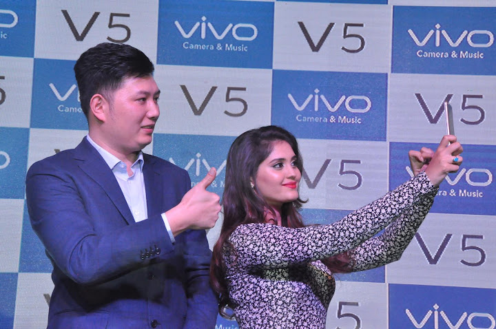 Surabhi Launching Vivo V5 Phone