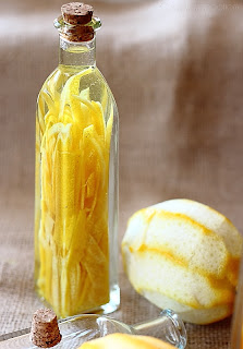 http://4.bp.blogspot.com/-65c1PBv0otY/UMAgLc6UvUI/AAAAAAAAEUE/go74TRC0Mmc/s320/lemon_extract.JPG
