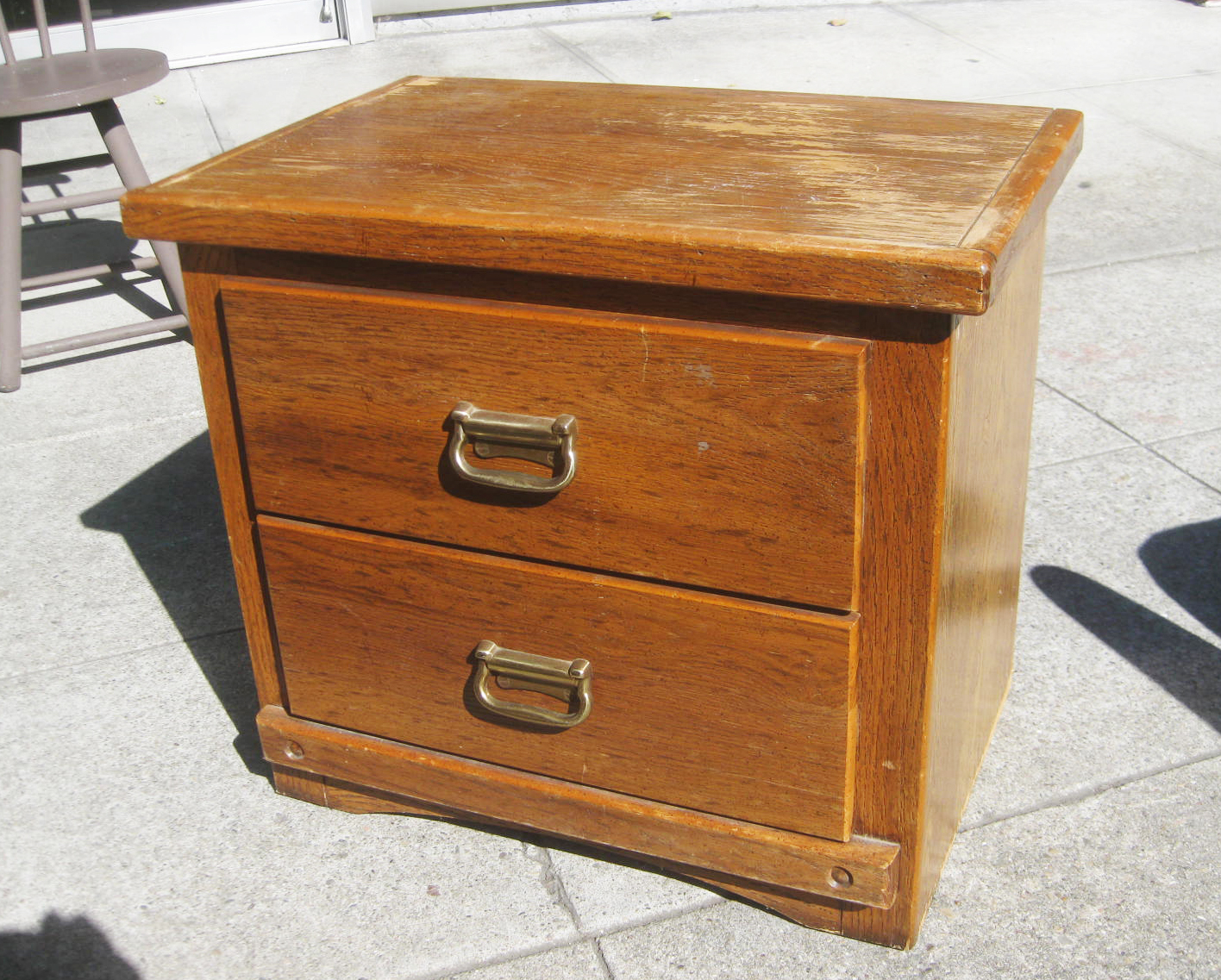 UHURU FURNITURE & COLLECTIBLES Golden Oak Bedroom Set