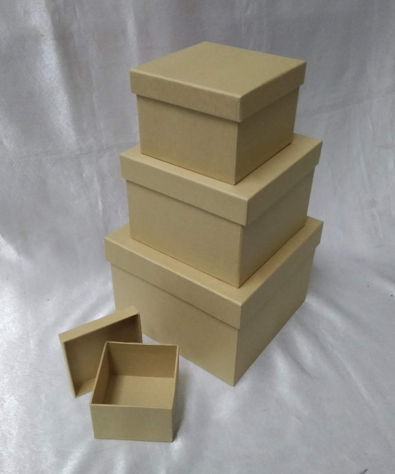 Singapore Gift Boxes Our first kraft paper themed square boxes