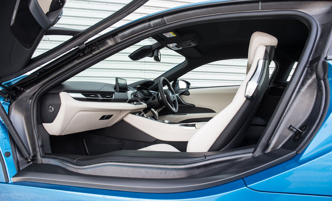 Fast Forward Driving Bmw S I8 Plug In Sports Car