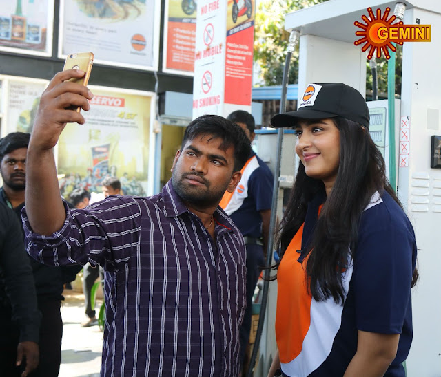 Selfie time with AnushkaShetty at MemuSaithamSeason2