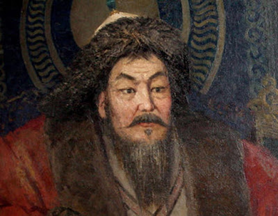 Biografi Jengish Khan   Jengish Khan. Itulah nama seorang tokoh dunia yang berasal dari negeri Mongolia karena kejayaannya menguasai berbagai wilayah. Jenghis Khan juga dieja Genghis Khan, Jinghis Khan, Chinghiz Khan, Chinggis Khan, Changaiz Khan, dll, nama asalnya Temüjin, juga dieja Temuchin atau TiemuZhen, (sek. 1162 - 18 Agustus 1227) adalah khan Mongol dan ketua militer yang menyatukan bangsa Mongolia dan kemudian mendirikan Kekaisaran Mongolia dengan menaklukkan sebagian besar wilayah di Asia, termasuk utara Tiongkok (Dinasti Jin), Xia Barat, Asia Tengah, Persia, dan Mongolia. Penggantinya akan meluaskan penguasaan Mongolia menjadi kekaisaran terluas dalam sejarah manusia. Dia merupakan kakek Kubilai Khan, pemerintah Tiongkok bagi Dinasti Yuan di China.   Dalam sejarah politik kekaisaran, Kubilai Khan adalah sosok penguasa legendaris. Kewenangannya mencakup lebih dari separuh wilayah Asia dan seperlima luas area dunia. Dia mewarisi obsesi untuk menguasai dunia dari kakeknya, Jenghis Khan, sang penakluk dari Mongolia. Tetapi tidak seperti sang kakek, Kubilai Khan menjadikan China, bukan Mongolia, sebagai pusat untuk mengendalikan kekuasaan: bermodal kekayaan China yang besar dipadu dengan kekuatan militer dan kelihaiannya dalam memimpin pemerintahan, dia menciptakan kekaisaran terbesar di dunia setelah tumbangnya Romawi, sekaligus meletakkan dasar bagi negara adikuasa China modern.   Ayah 