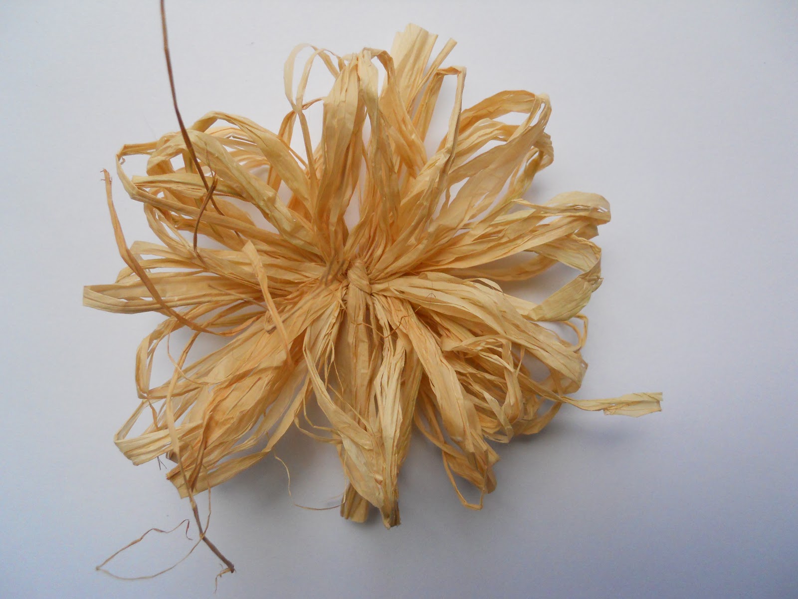 Drea's Scraps of Inspiration Raffia Flower Tutorial
