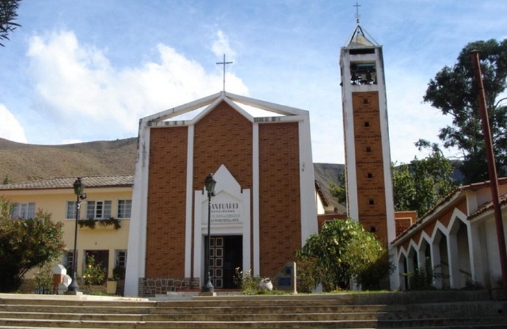Pocona iglesia sitios turisticos de Cochabamba Bolivia