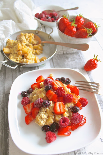 CookALife!byMaeva • Omelette ou oeufs brouillés sucré(e)s pomme cannelle et fruits rouges