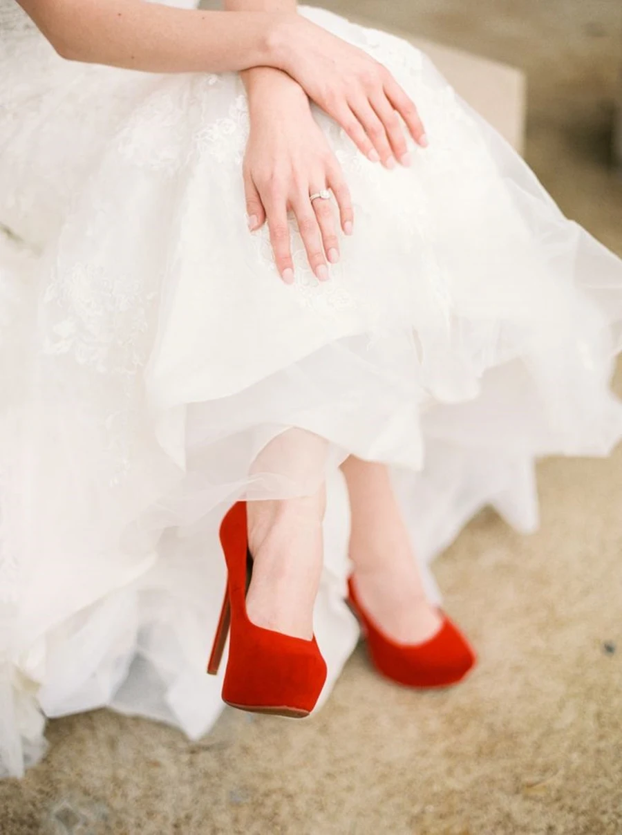 Sapato da noiva para casamento vermelho e branco