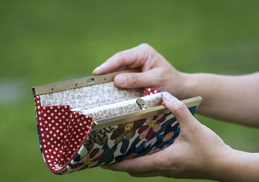 Frame Accordion Wallet Tutorial DIY Tutorial Ideas!