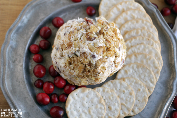 This will be your quick guess pleasing cranberry, walnut gorgonzola cheeseball.