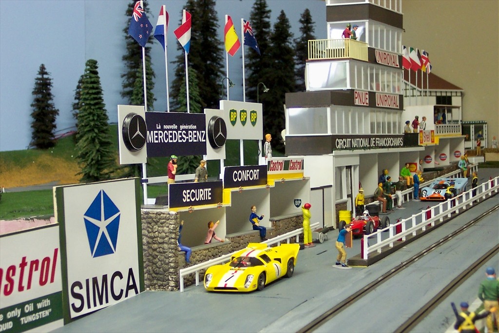JGP - SPORT: MONTAJE DE PISTAS Y TRAMOS III. DECORACIÓN.