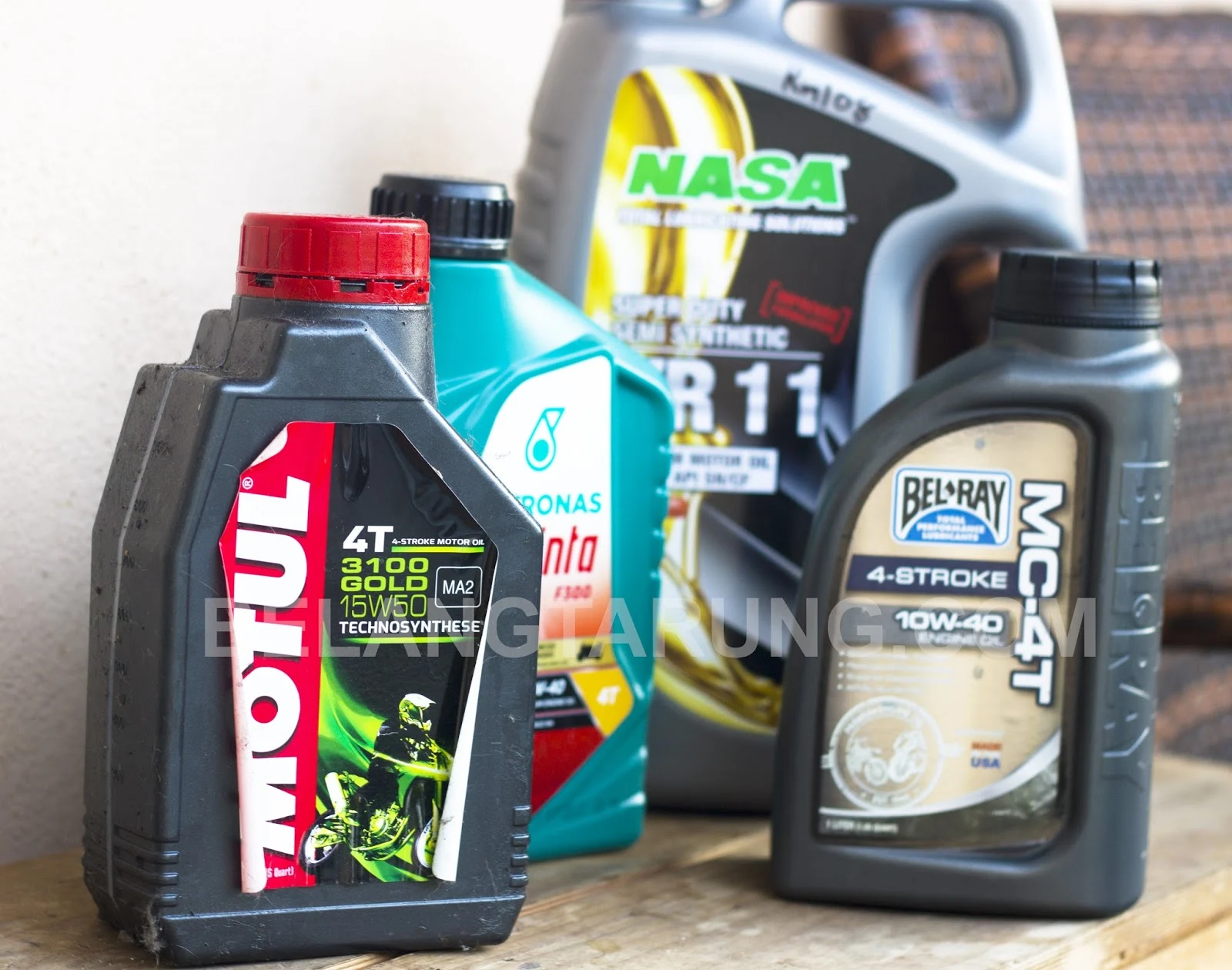 Pilih Minyak Pelincir yang Tepat untuk Motosikal Harian Anda