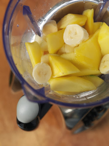Passionately Raw! - Mango Banana Smoothie