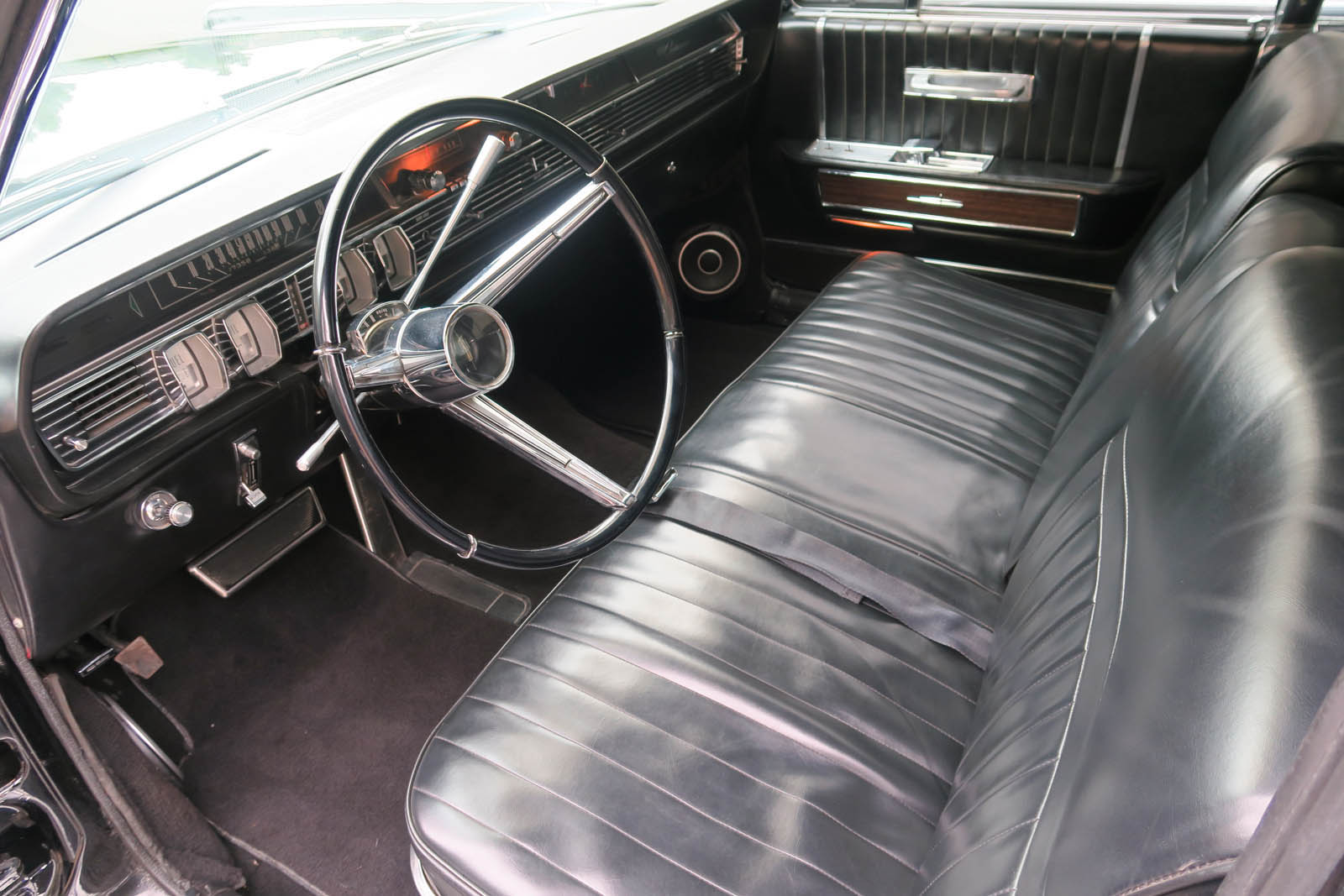 1965-lincoln-continental-limo-mcqueen-22.jpg