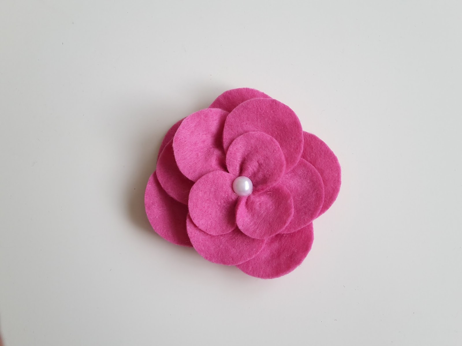 JustMadeArt Różowe kwiaty z filcu