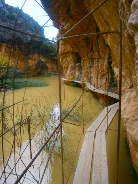 El Charco Azul en Chulilla. Autor: Miguel Alejandro Castillo Moya El Charco Azul en Chulilla. Autor: Miguel Alejandro Castillo Moya