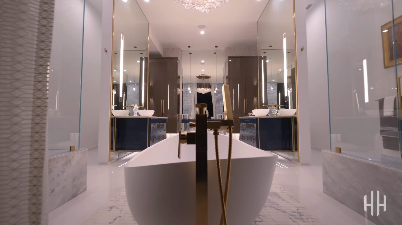 59 Photos vs. 1622 Viewmont Dr, Los Angeles vs. Luxury Mansion Interior Design Tour