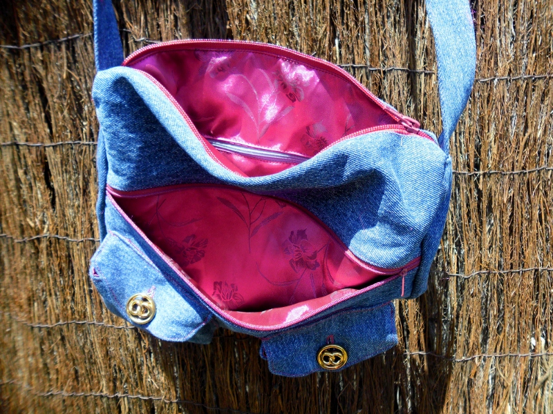 Creating my way to Success: An upcycled handmade gift - The Lesa Bag