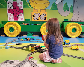 Das LEGO House in Billund mit Kindern: Unser Besuch und 5 absolute Highlights. Die Lego-Eisenbahn war definitiv ein Favorit!