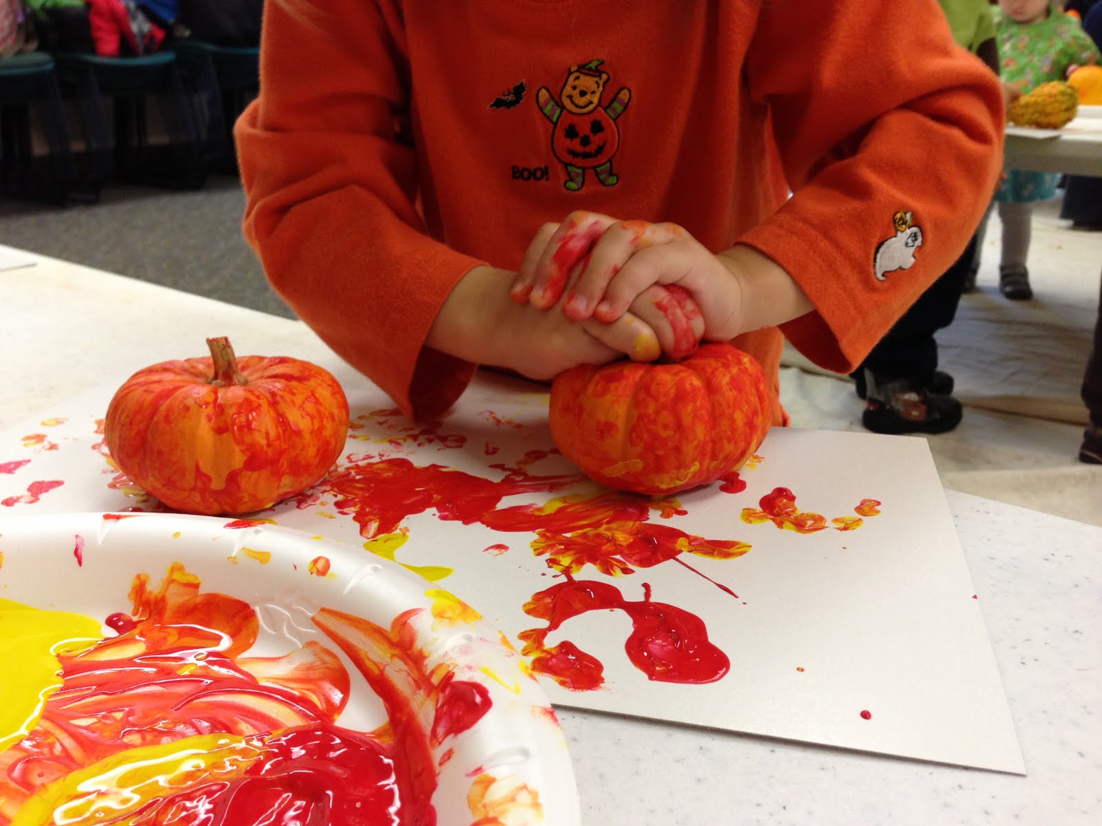Toddler Art Class: Pumpkin Prints : library makers