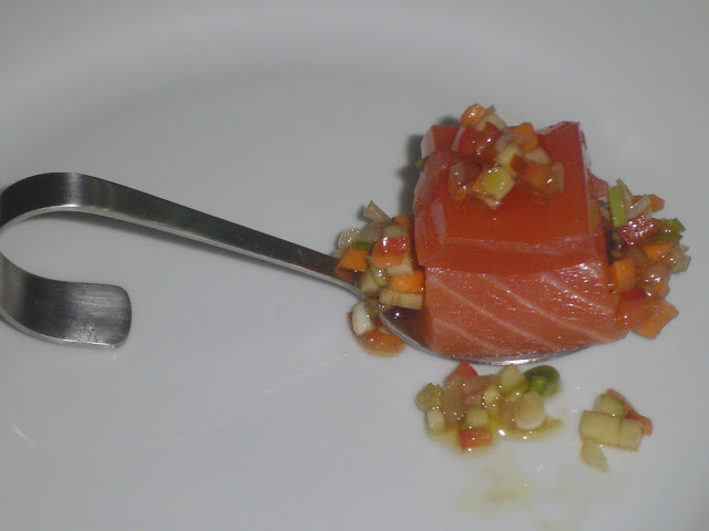 1+Salmon+con+campari+y+vinagreta+cruda.JPG