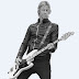 Duff McKagan voltou a ter aulas de baixo e a tocar com os dedos