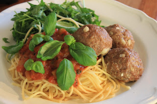 Italienska köttbullar med tomatsås