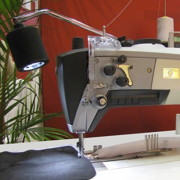 iluminacion en la mesa de trabajo