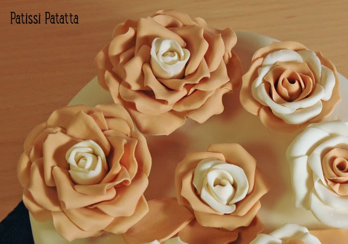 cake design, gâteau 3D, pâte à sucre, gumpaste, fondant, gâteau fleurs, gâteau romantique, gâteau blanc et beige, roses