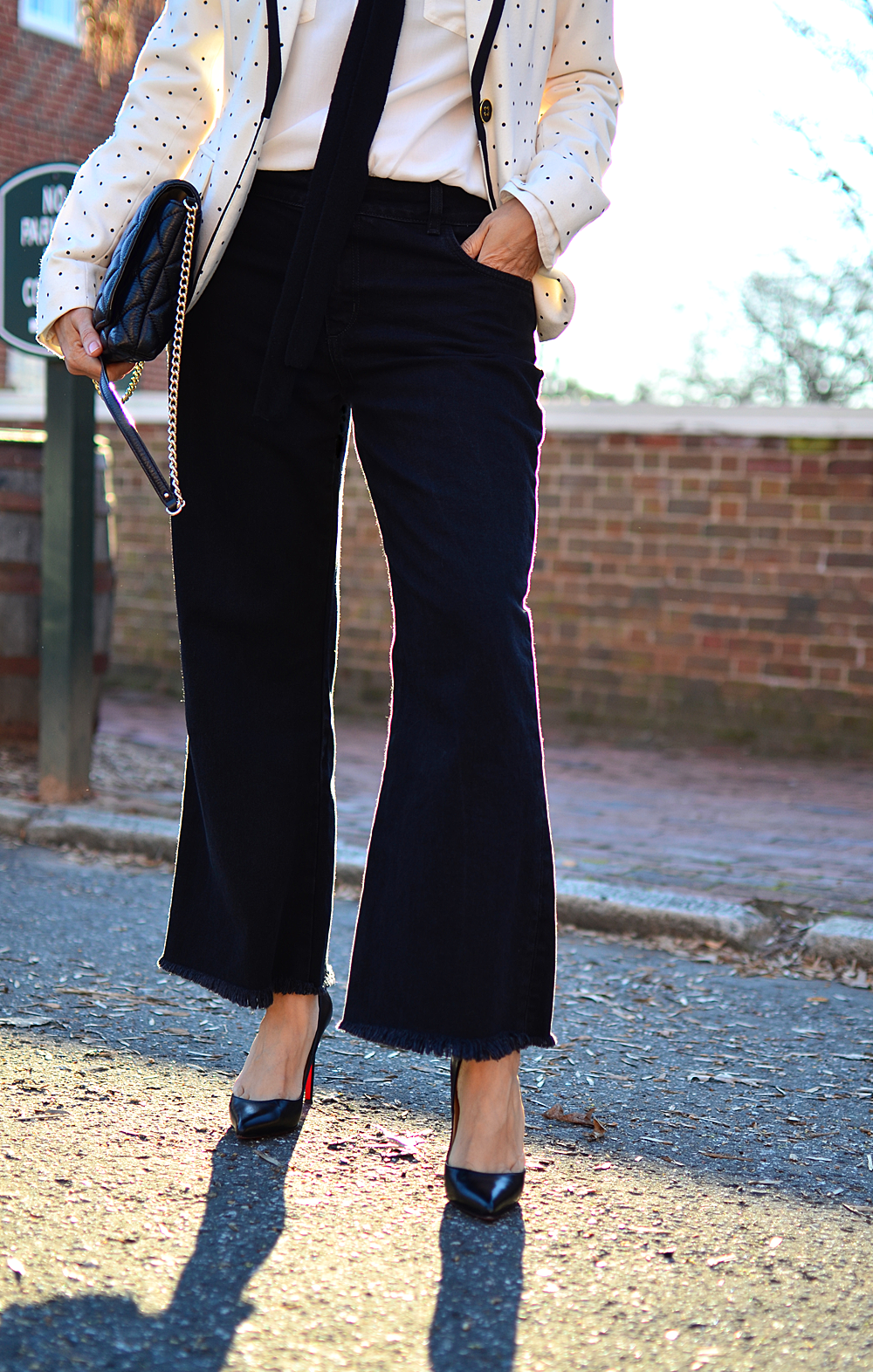 Cropped flare pants trend 