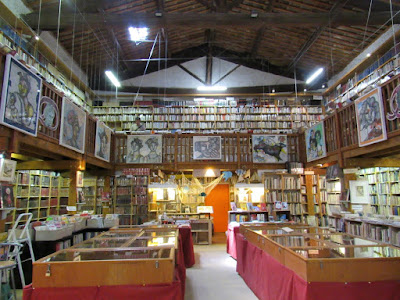 La antigua libreria de Le Somail.Le Somail. Ruta por los pueblos del País Cátaro. Francia