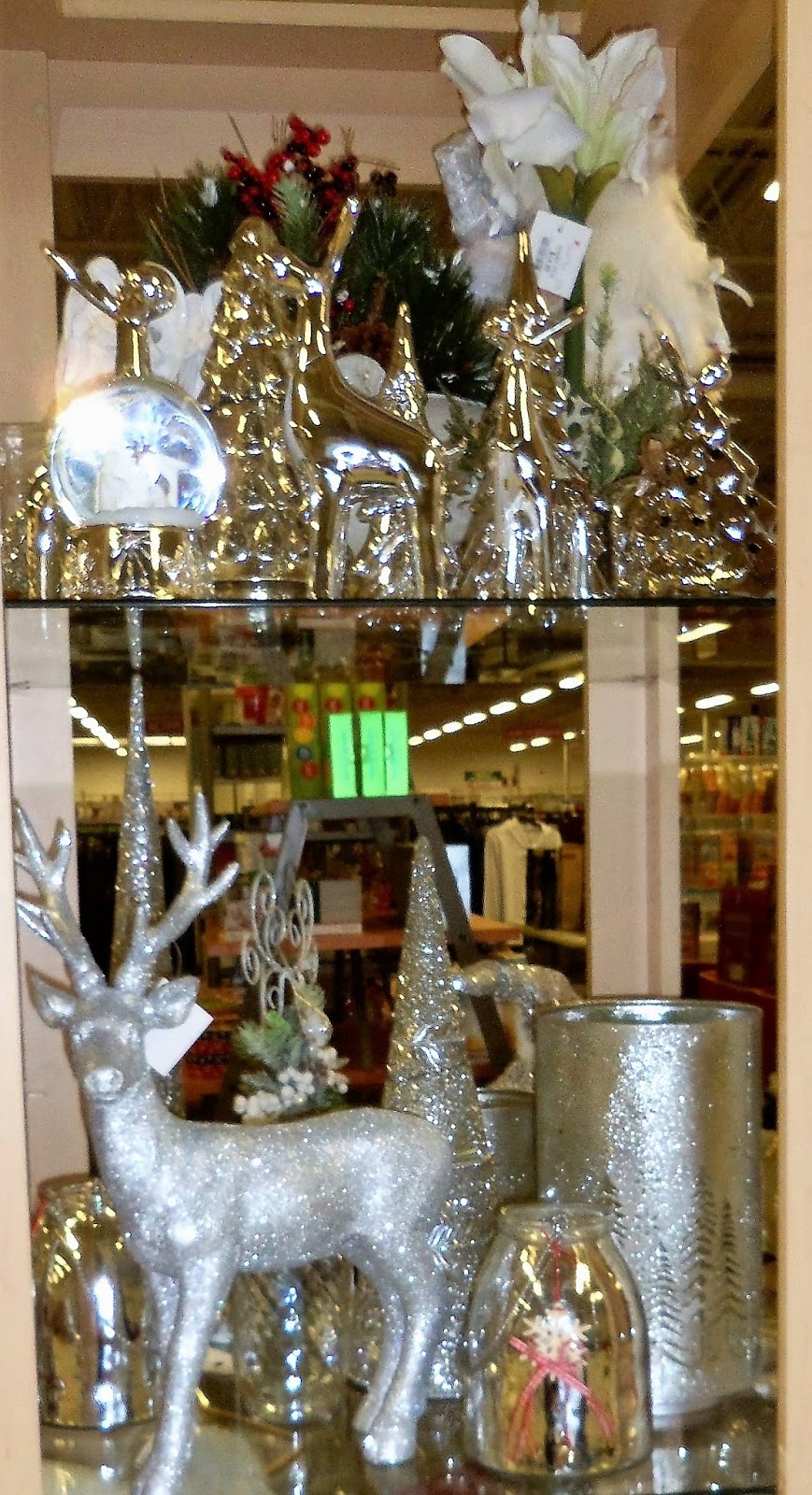 A DEBBIE-DABBLE CHRISTMAS: Christmas at Burlington