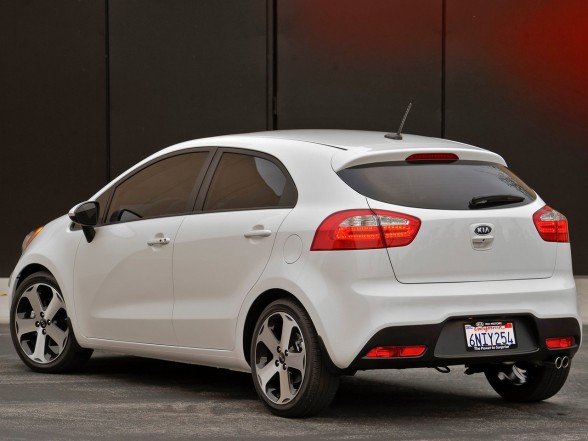 Kia-Rio-hatchback-Rear.jpg